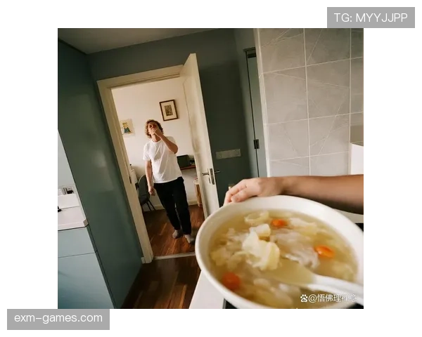 肖若腾提着一堆名牌出小区，邻居阿姨们的眼神直接变了